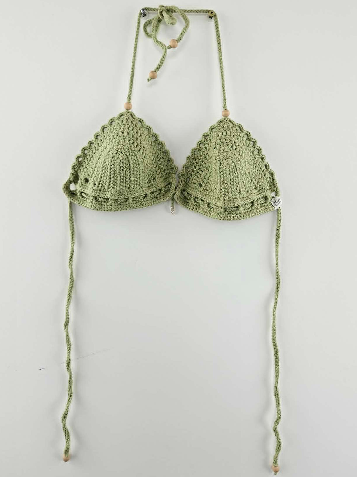 Haut élégant au crochet fait à la main